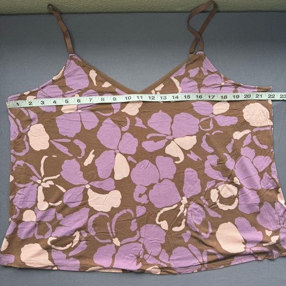 Stars Above XXL brown & pink v-neck tank top with mesh detail at the v - Picture 8 of 8